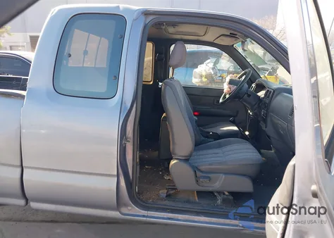 1997 Toyota Tacoma Base V6 из США, поврежденный, VIN 4TAVN52N0VZ223828